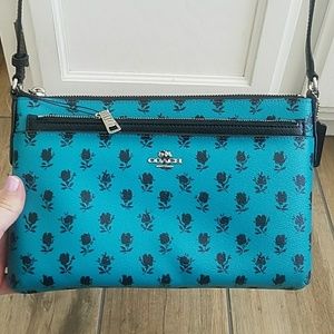 Coach crossbody! 💖👛💖